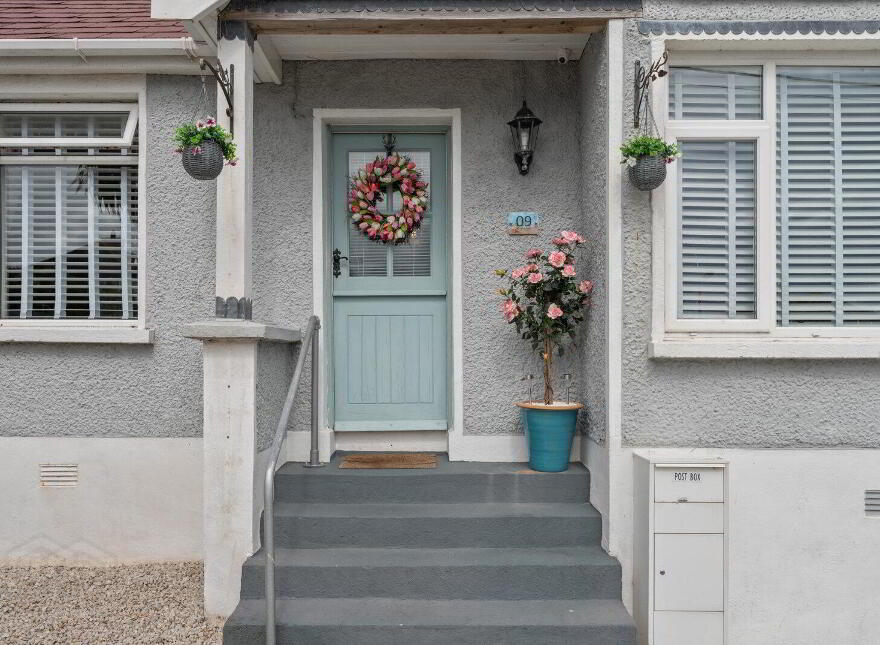9 Strand Park, Ballywalter, Newtownards, BT22 2PW