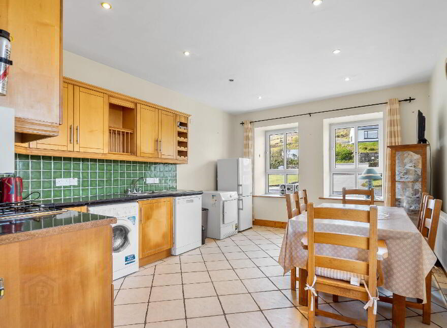 2 Oyster Cove, Kilkerrin, Ardmore, H91Y2AX