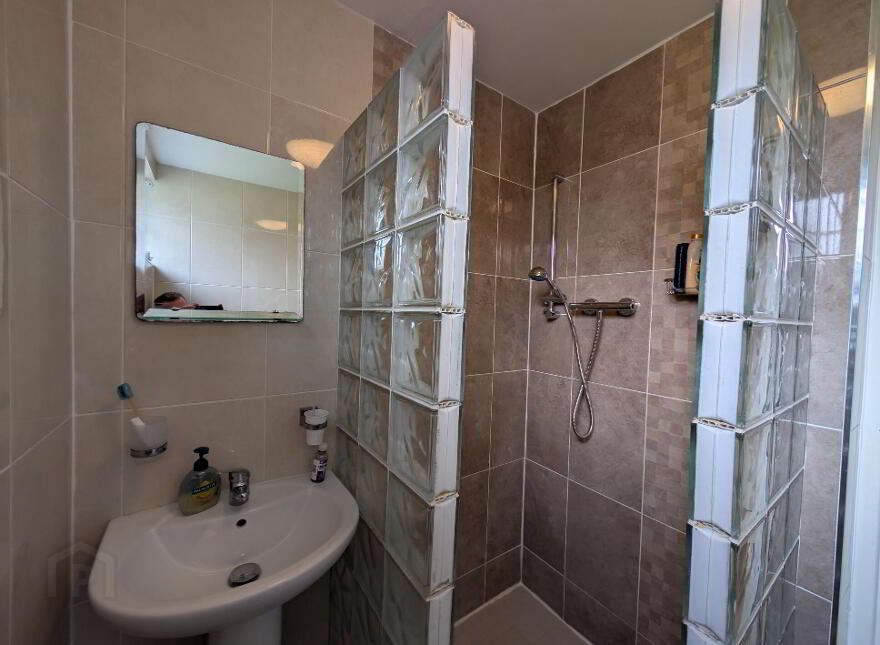 Lowpark, Charlestown, F12P263