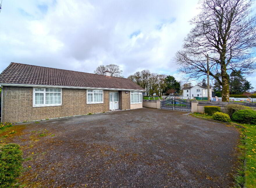 Lowpark, Charlestown, F12P263
