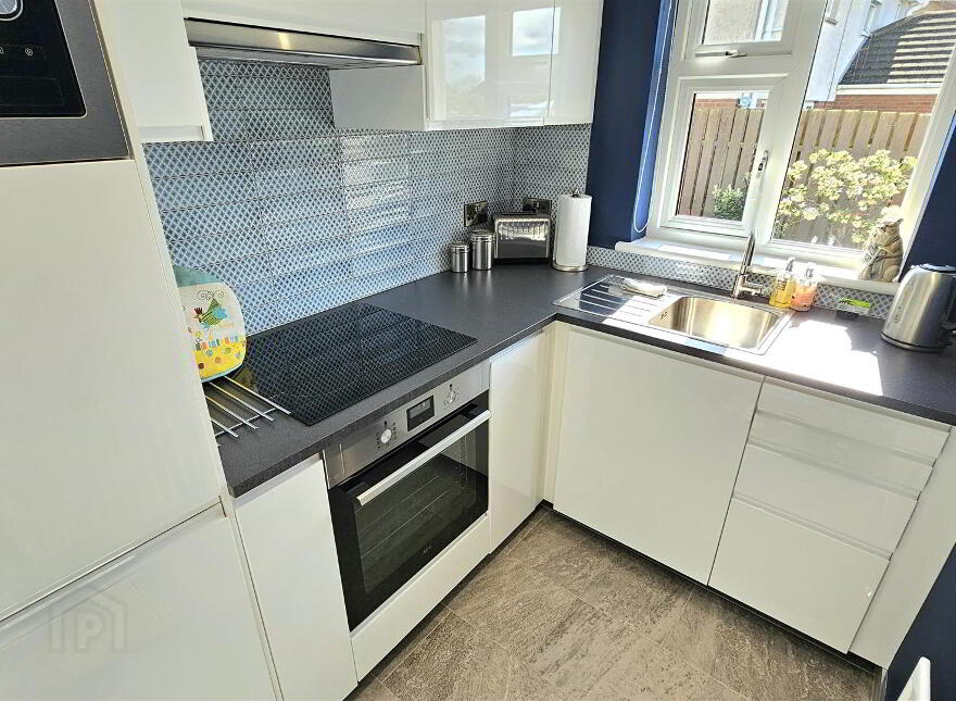 9 Cloughlands Park, Carrickfergus, BT38 7NJ