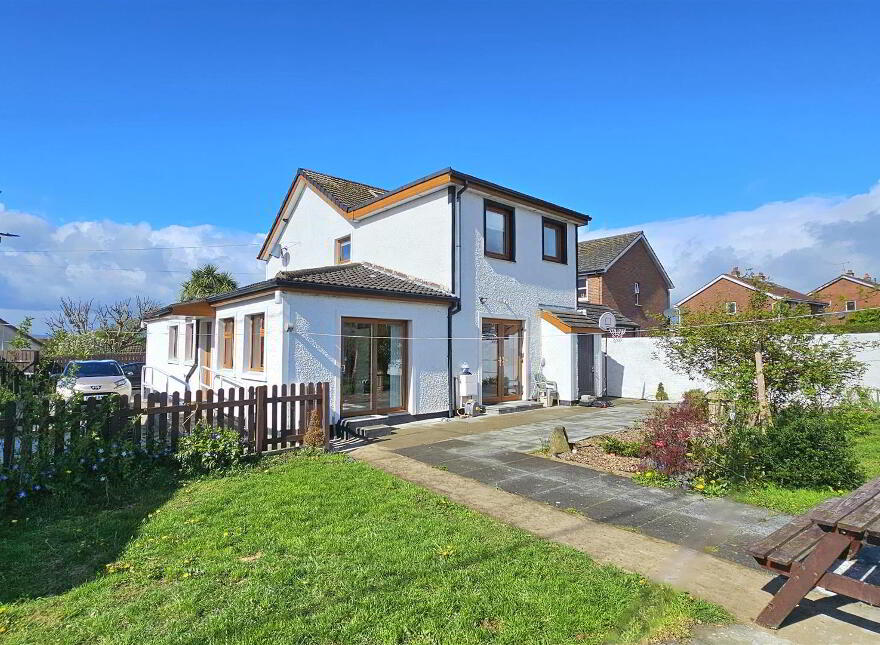 9 Cloughlands Park, Carrickfergus, BT38 7NJ