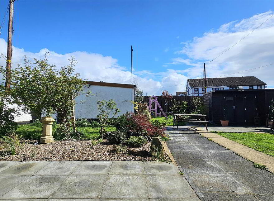 9 Cloughlands Park, Carrickfergus, BT38 7NJ