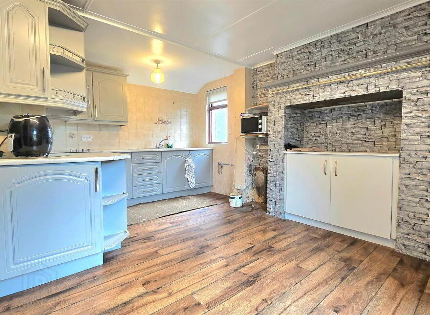 20 Dreen Road, Cullybackey, Ballymena, BT42 1EB