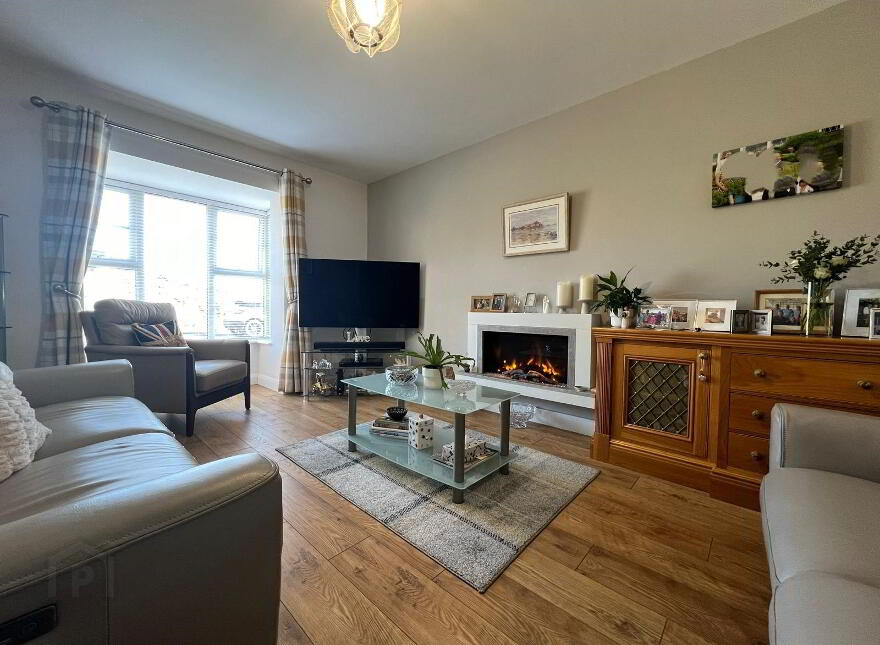 18 Highgrove Mews, Carrickfergus, BT38 9UD