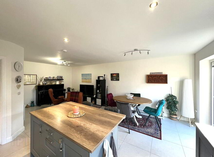 18 Highgrove Mews, Carrickfergus, BT38 9UD