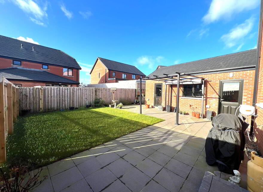 18 Highgrove Mews, Carrickfergus, BT38 9UD