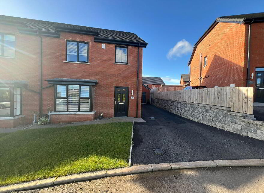 18 Highgrove Mews, Carrickfergus, BT38 9UD