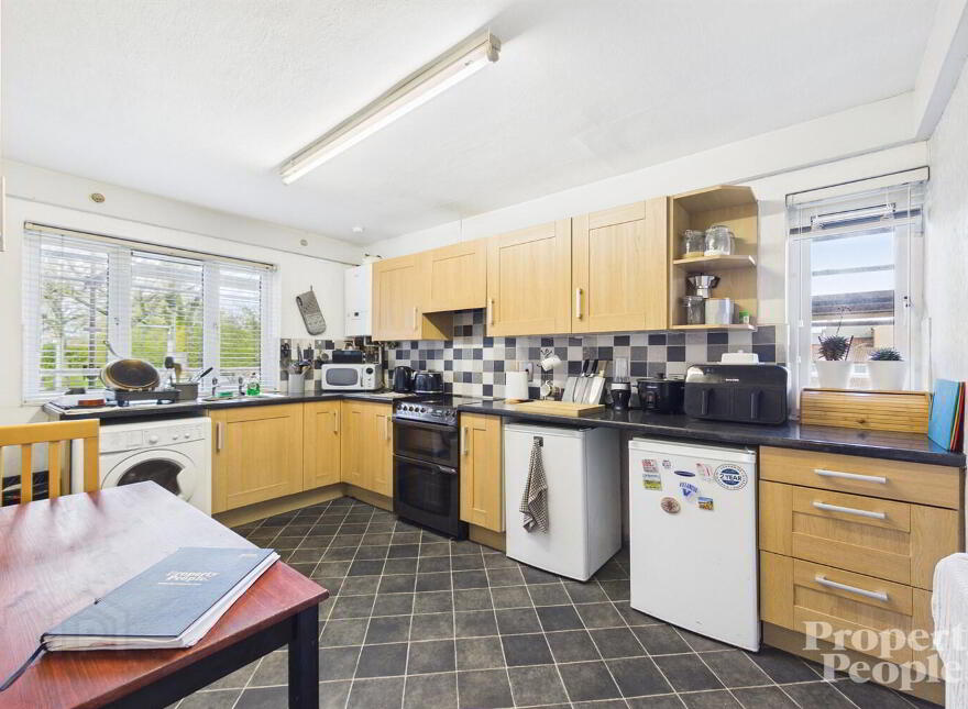 APT 4, Kansas Avenue, Belfast, BT15 5AY