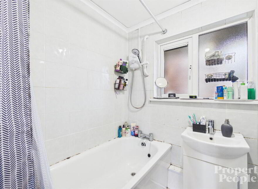 APT 4, Kansas Avenue, Belfast, BT15 5AY