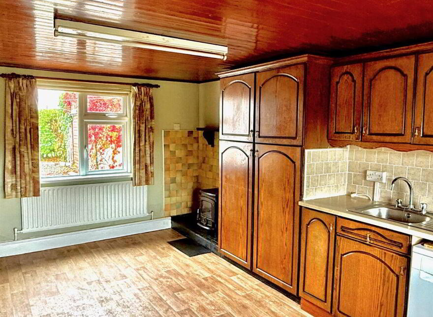 Moanleana, Newcastle West, V42NC44