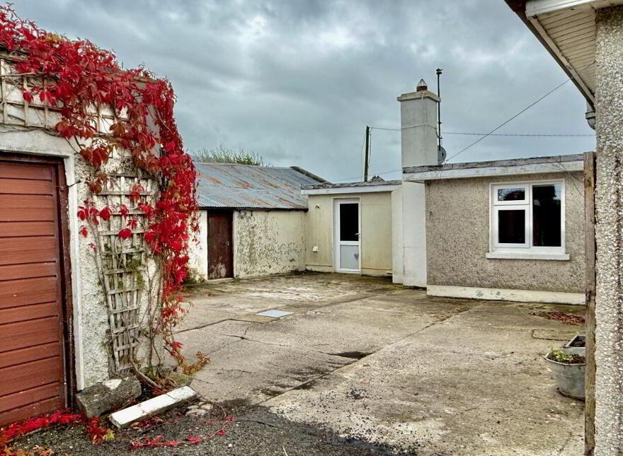 Moanleana, Newcastle West, V42NC44