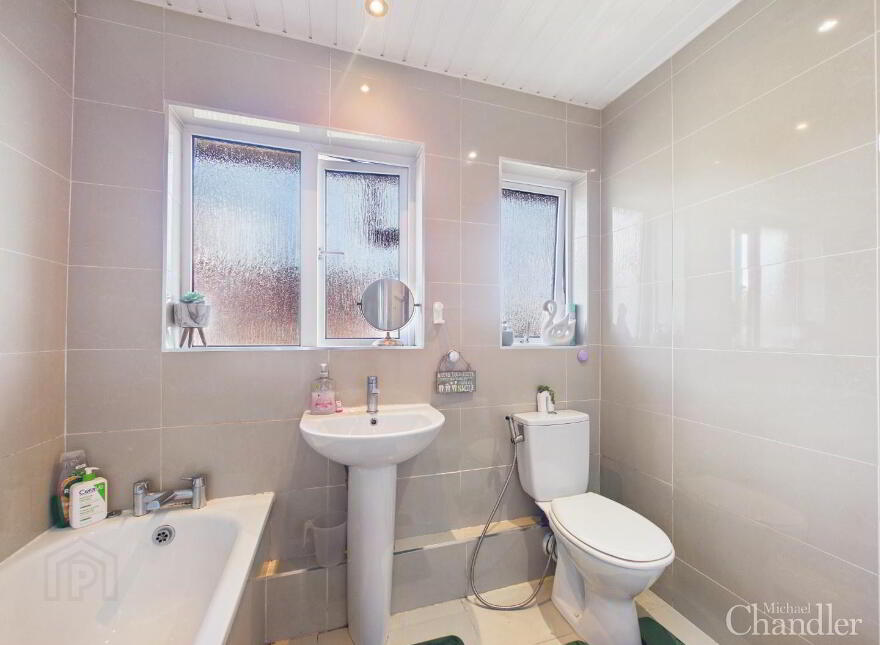 58 Ravenhill Gardens, Belfast, BT6 8GQ