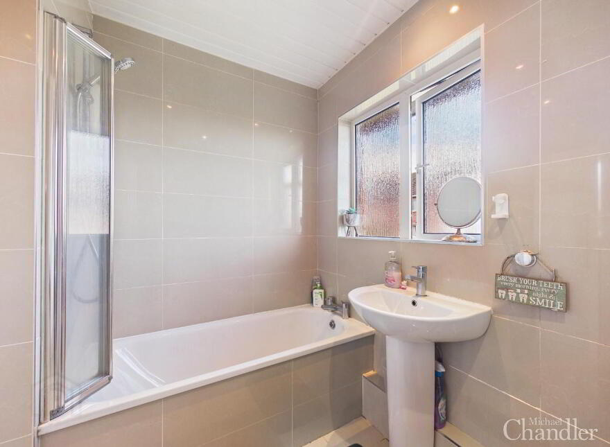 58 Ravenhill Gardens, Belfast, BT6 8GQ