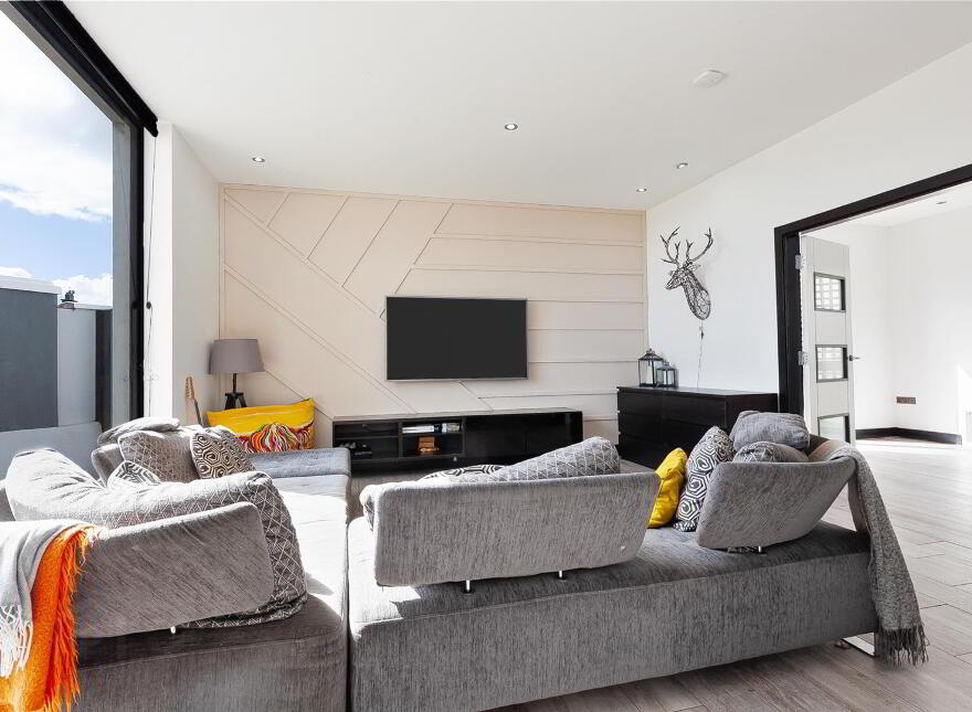 738D Antrim Road, Newtownabbey, BT36 7PQ