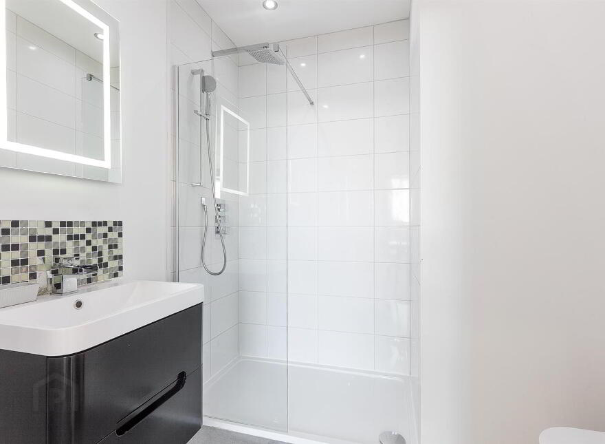 738D Antrim Road, Newtownabbey, BT36 7PQ