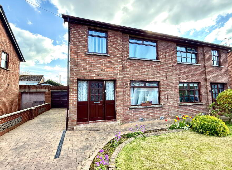 15 St John Park, Buncrana Road, Derry, BT48 8AL