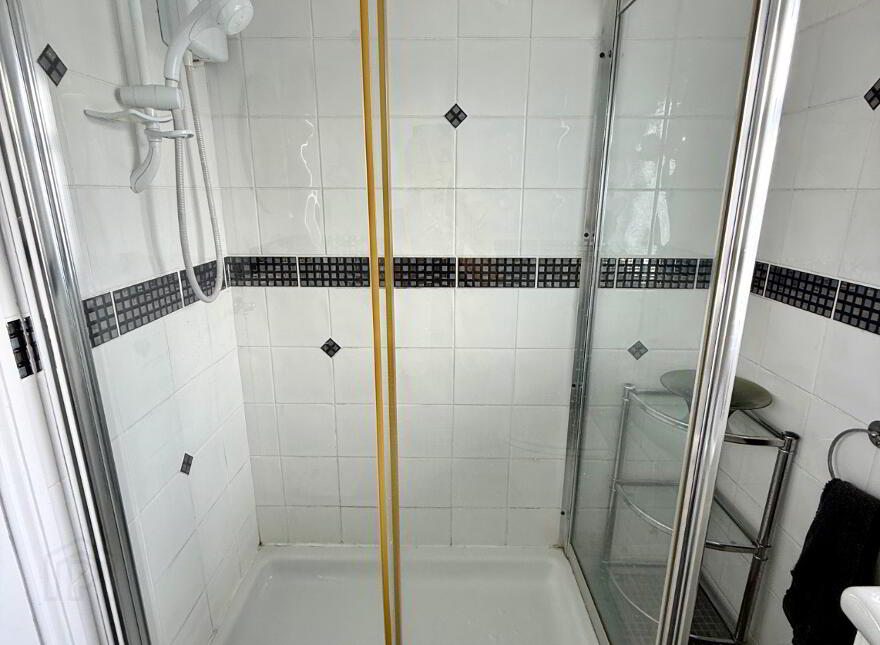 15 St John Park, Buncrana Road, Derry, BT48 8AL