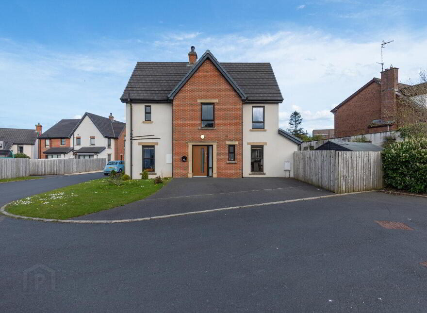 11 Royal Ascot Mews, Carryduff, Belfast, BT8 8SD