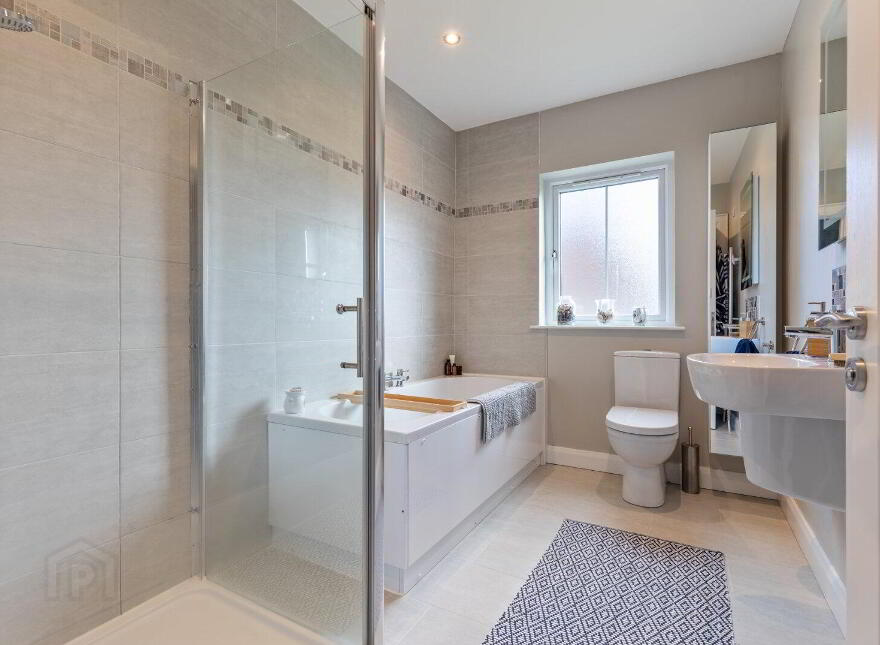 11 Royal Ascot Mews, Carryduff, Belfast, BT8 8SD