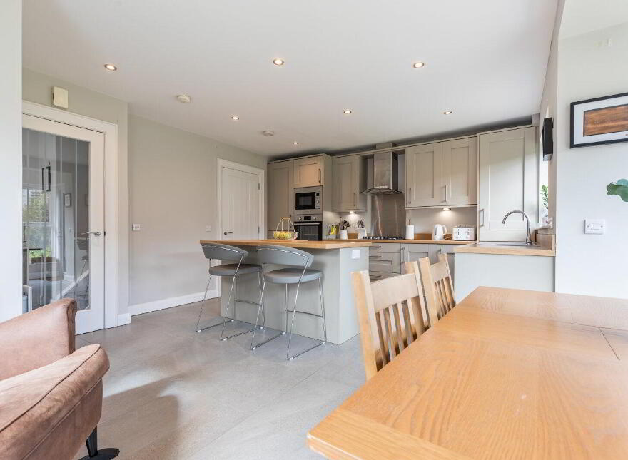 11 Royal Ascot Mews, Carryduff, Belfast, BT8 8SD