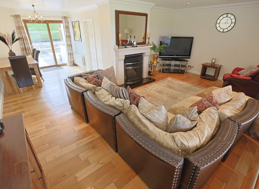 11 Castle Gardens, Richhill, Armagh, BT61 9QL