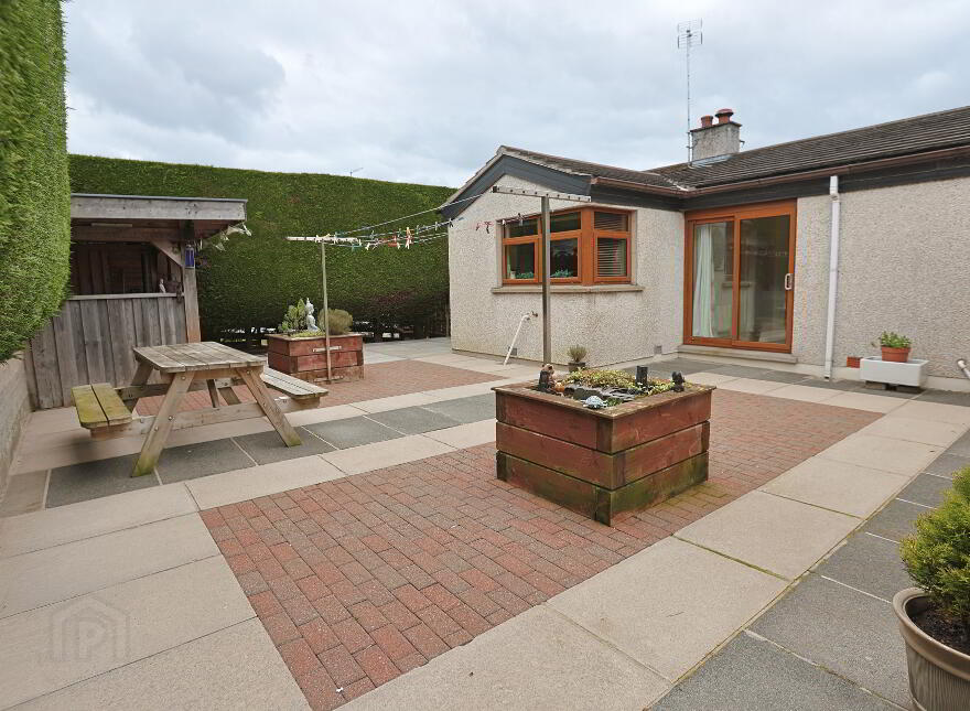 11 Castle Gardens, Richhill, Armagh, BT61 9QL