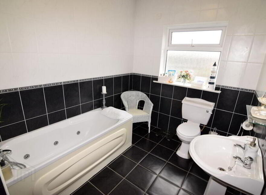 Slieve League House, Croaghlin, Teelin, F94YD23