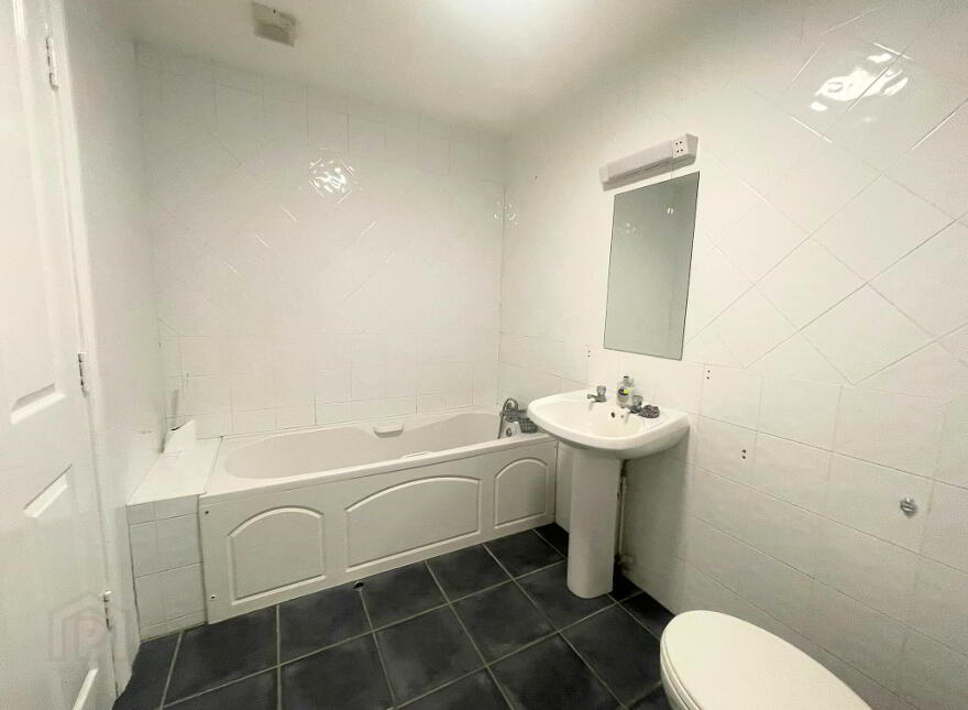 Apartment 30 Riverside, Castlerea
