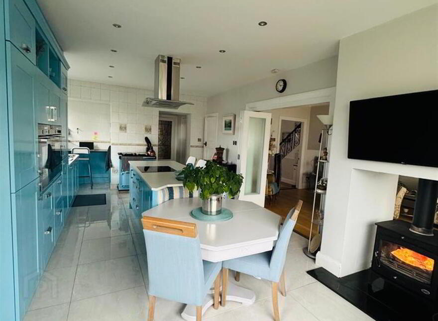 2 Caw Park, Limavady Road, L'Derry, BT47 6LZ