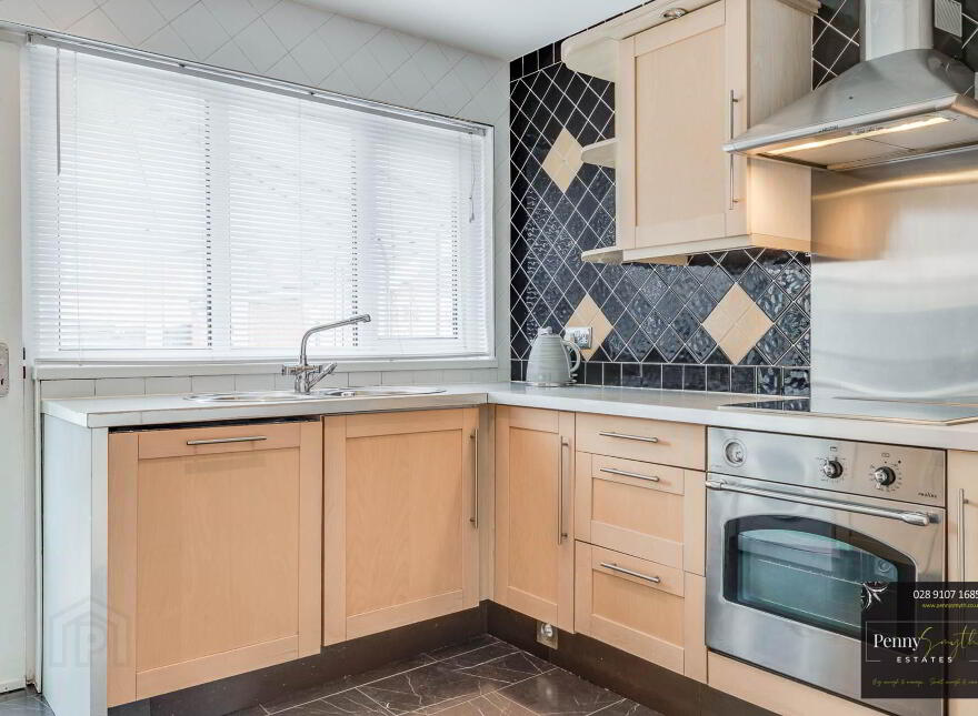 16 Ashbury Grove, Bangor, BT19 6TW