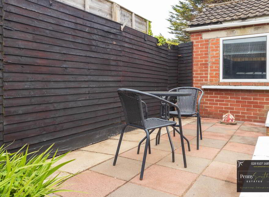 16 Ashbury Grove, Bangor, BT19 6TW