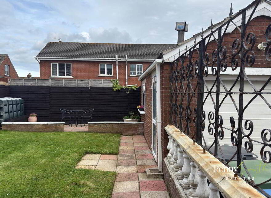 16 Ashbury Grove, Bangor, BT19 6TW