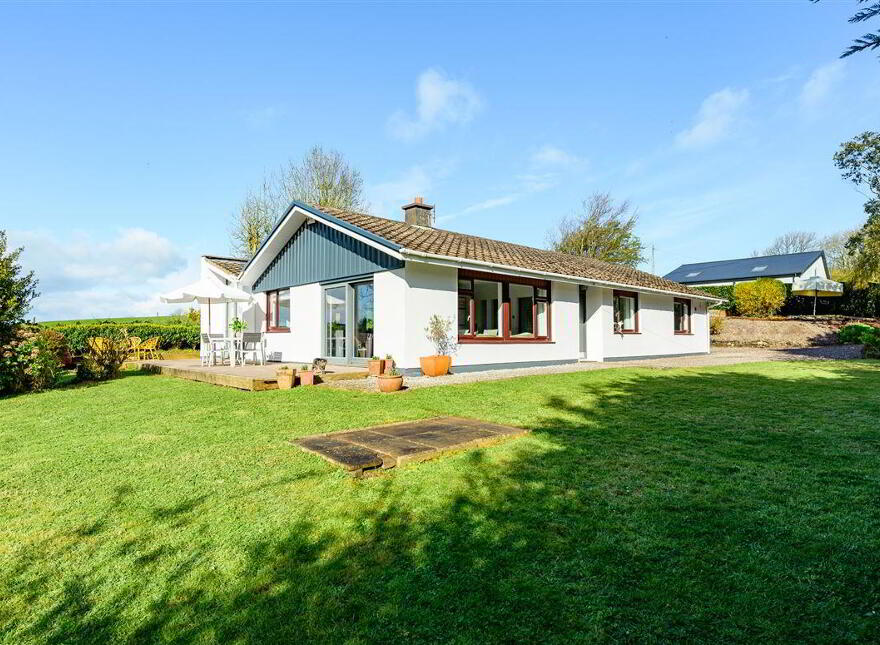 Hill Crest, Ballea Hill, Carrigaline, P43HY05