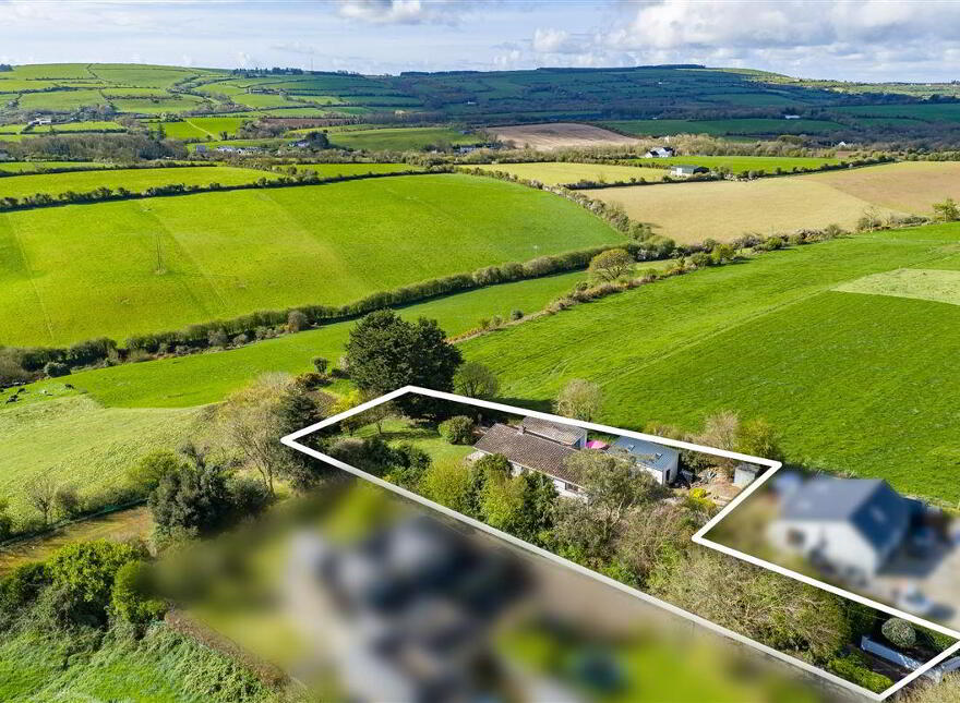 Hill Crest, Ballea Hill, Carrigaline, P43HY05