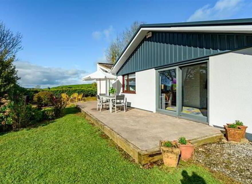 Hill Crest, Ballea Hill, Carrigaline, P43HY05
