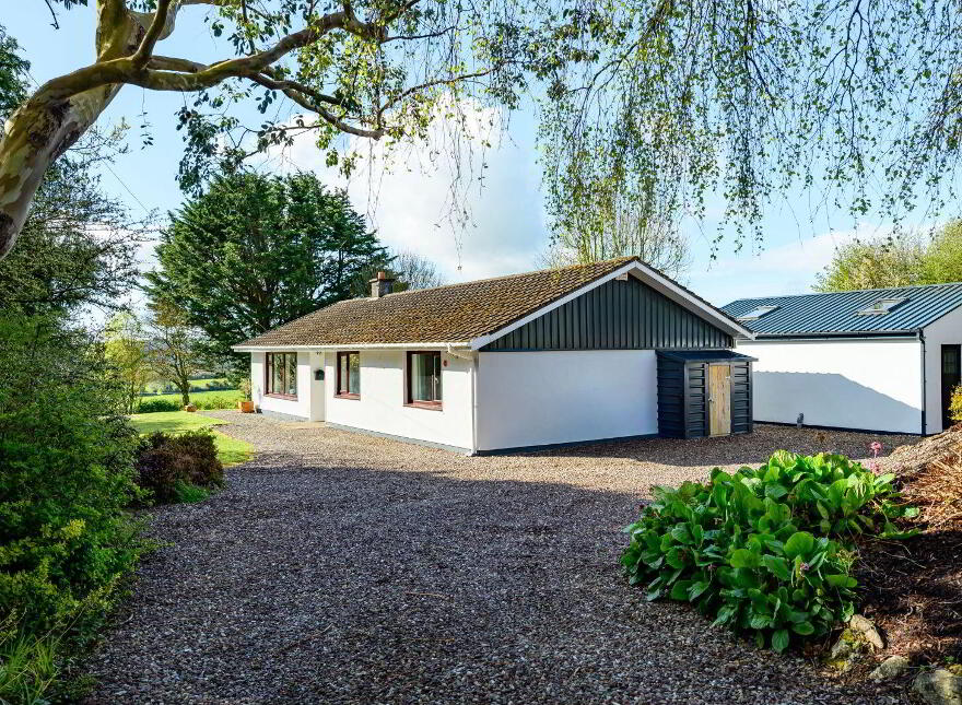 Hill Crest, Ballea Hill, Carrigaline, P43HY05