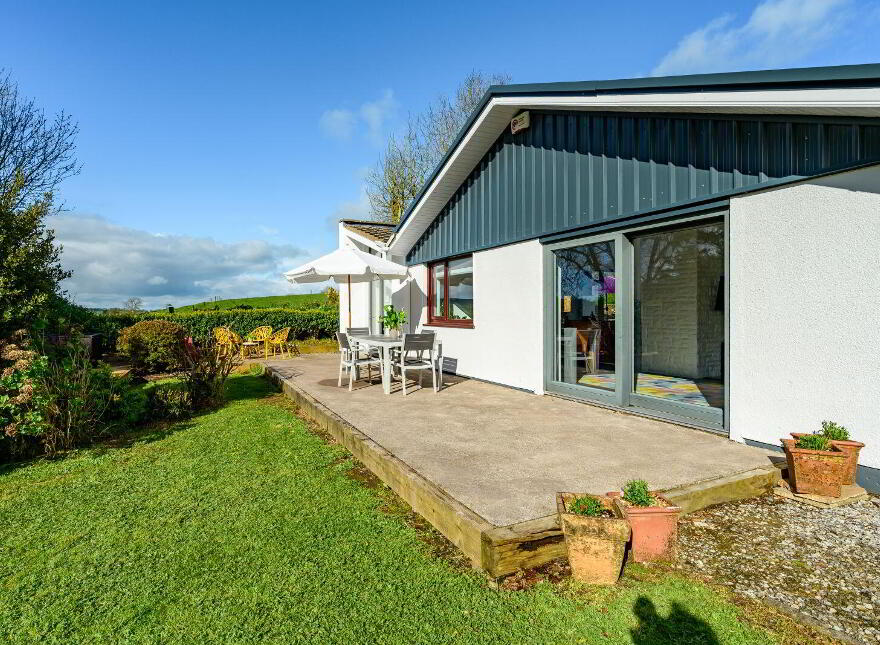 Hill Crest, Ballea Hill, Carrigaline, P43HY05