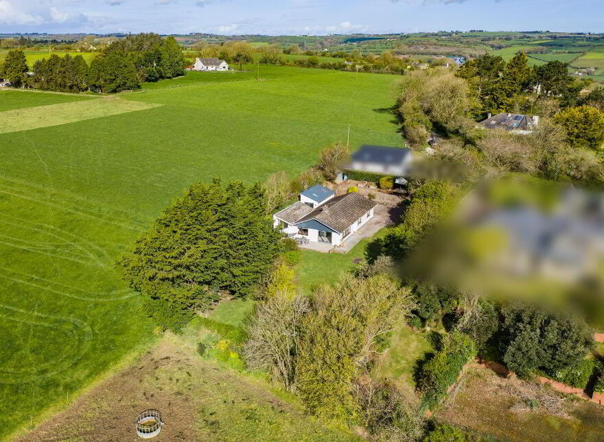 Hill Crest, Ballea Hill, Carrigaline, P43HY05