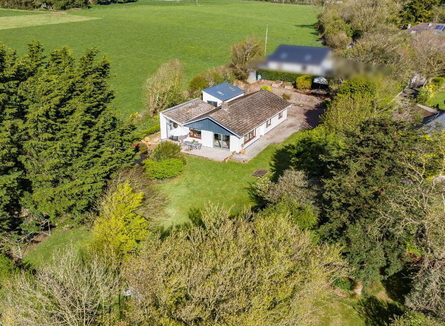Hill Crest, Ballea Hill, Carrigaline, P43HY05