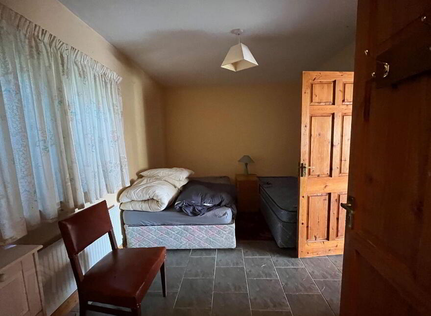 Rathcool, Schull, P81EW77