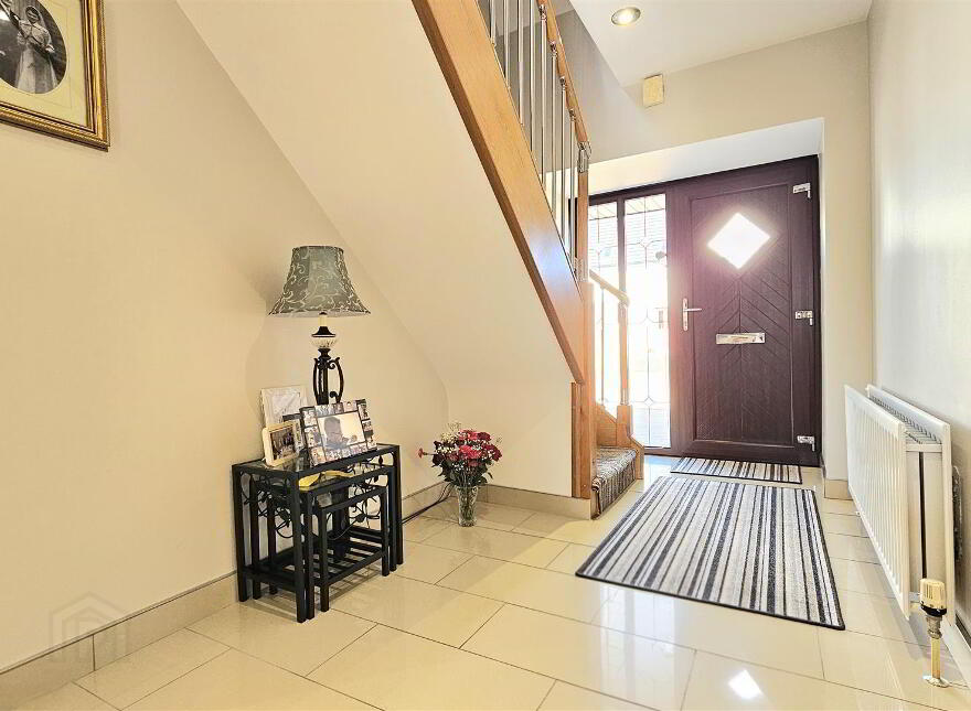 5 Rose Gardens, Carrickfergus, BT38 8FD