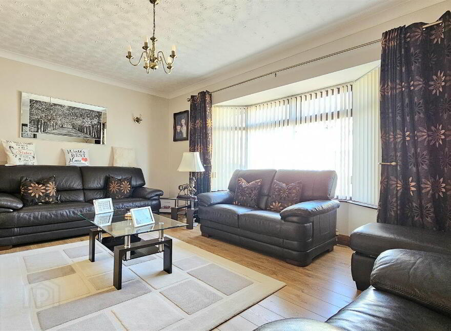5 Rose Gardens, Carrickfergus, BT38 8FD