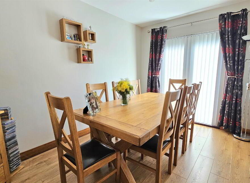 5 Rose Gardens, Carrickfergus, BT38 8FD