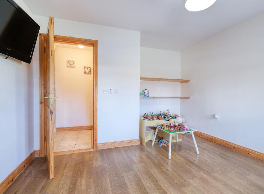 2 Saint John's, Ballinalee, N39W276