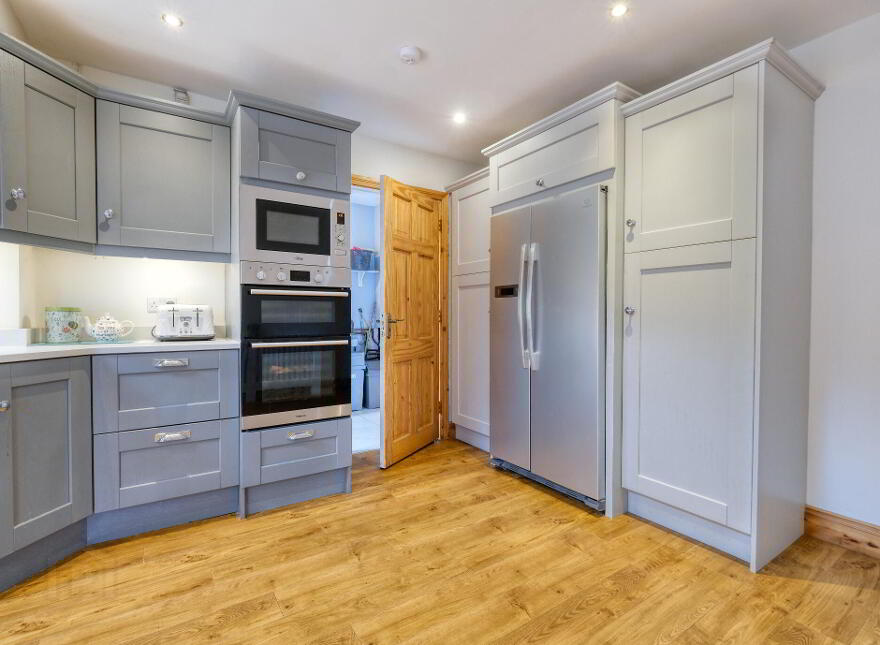 2 Saint John's, Ballinalee, N39W276