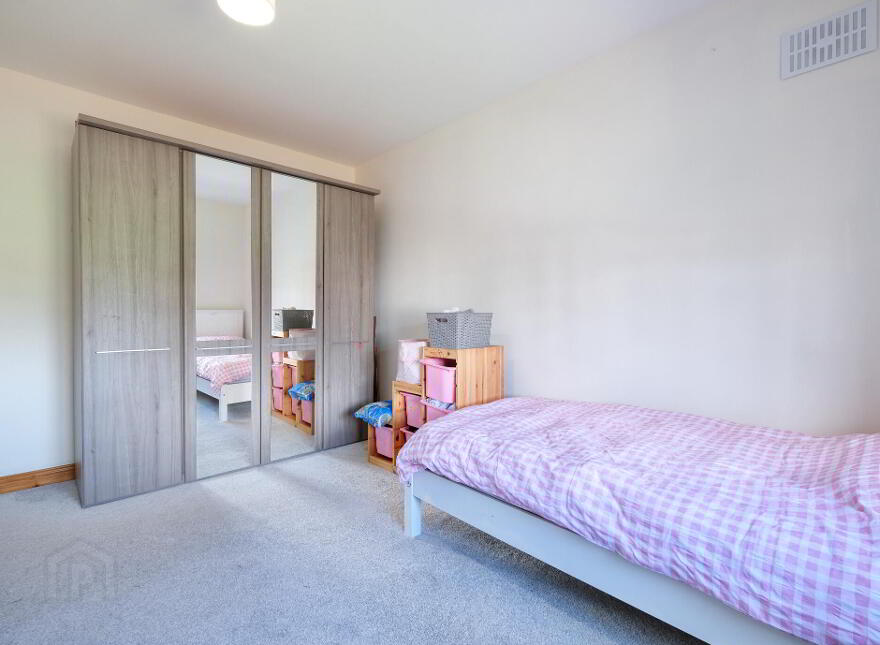 2 Saint John's, Ballinalee, N39W276