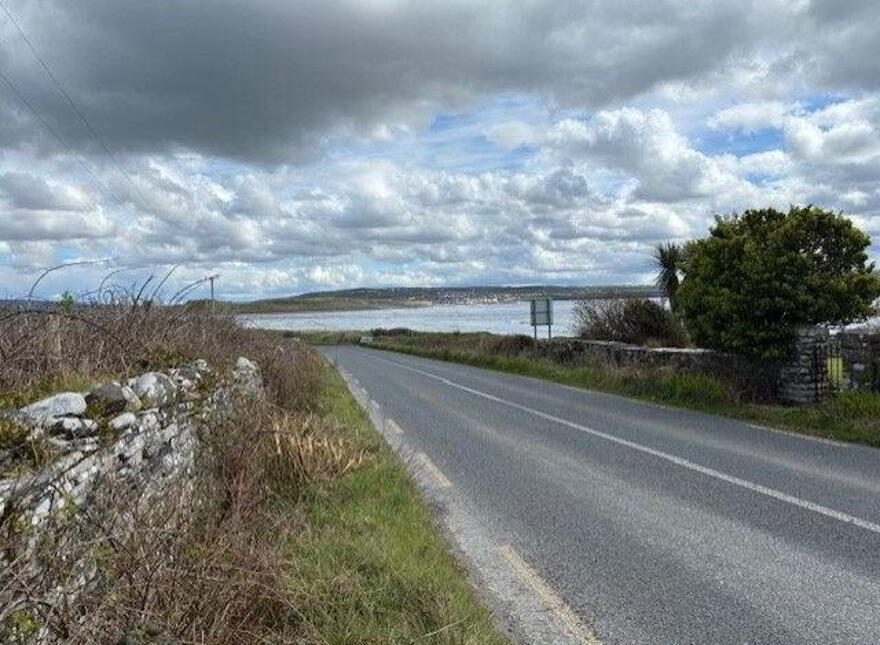 Liscannor Road, Lahinch