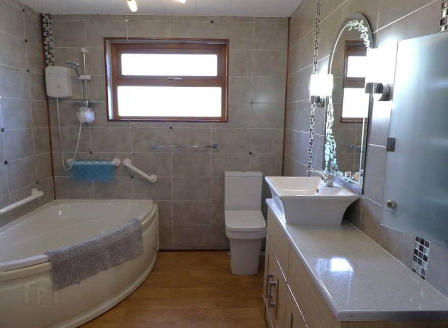 5 Carragheen Drive, Main Street, Annalong, BT34 4TG