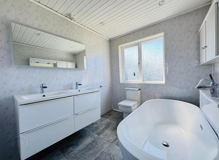 20 Hollybrook Crescent, Hightown Road, Newtownabbey, BT36 4ZW